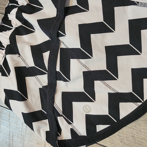 Lululemon shorts - Picture 9 of 9